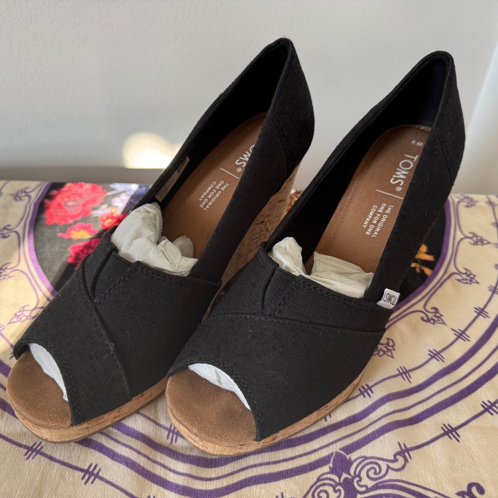 TOMS Classic Espadrille Wedge Sandal Sz9- NWOT